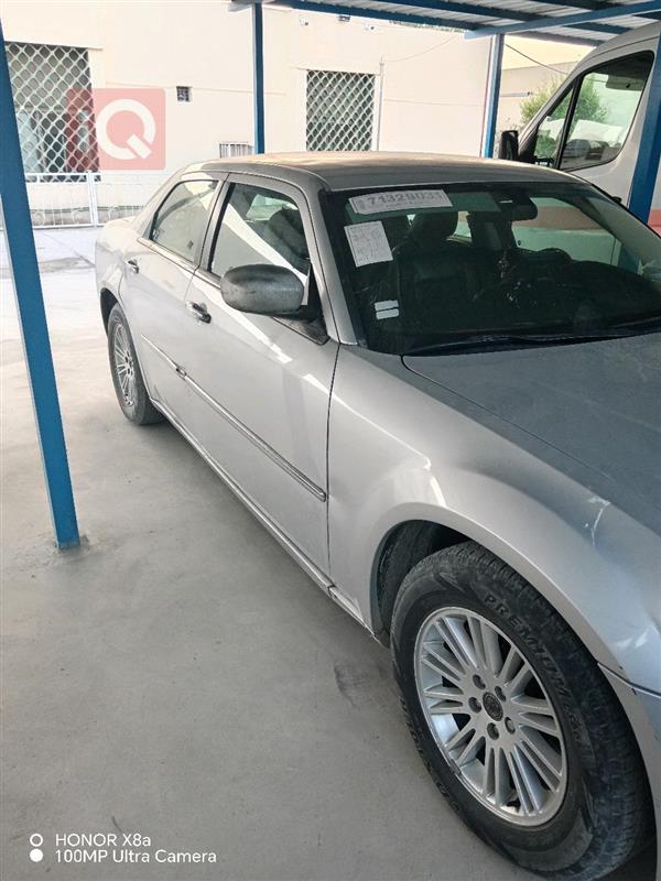 Chrysler 300 2010 for sale in Iraq - Al Madina